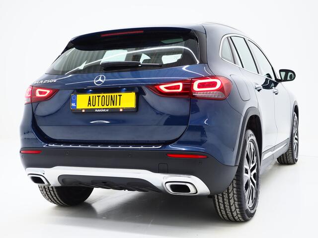 Mercedes-Benz GLA-KLASSE 250 e Progressive | Panoramadak | Trekhaak | Leder | Camera | Keyless | Adaptive Cruise | Sfeerlicht