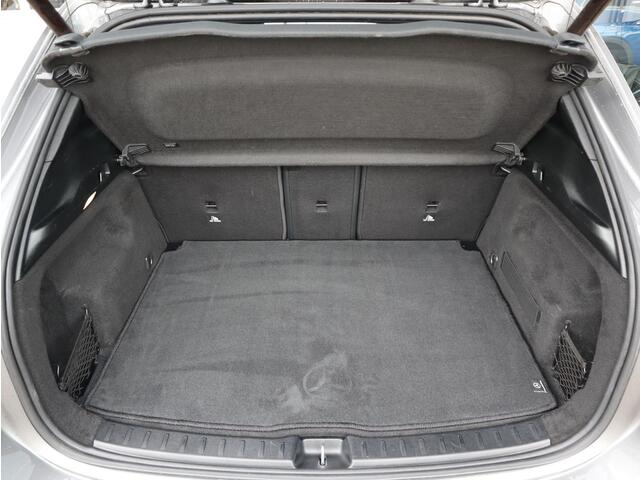 Mercedes-Benz GLA-KLASSE 200 Business Solution AMG