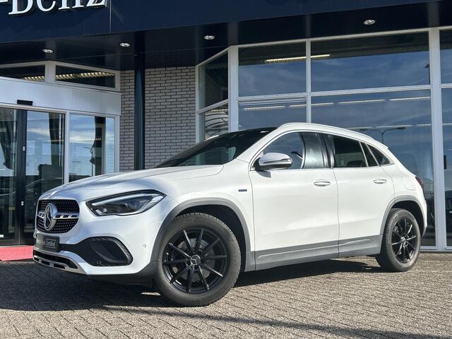 Mercedes-Benz GLA-KLASSE 250 e AMG Line | Adaptief Cruise Control | Panoramadak | Stoelverwarming