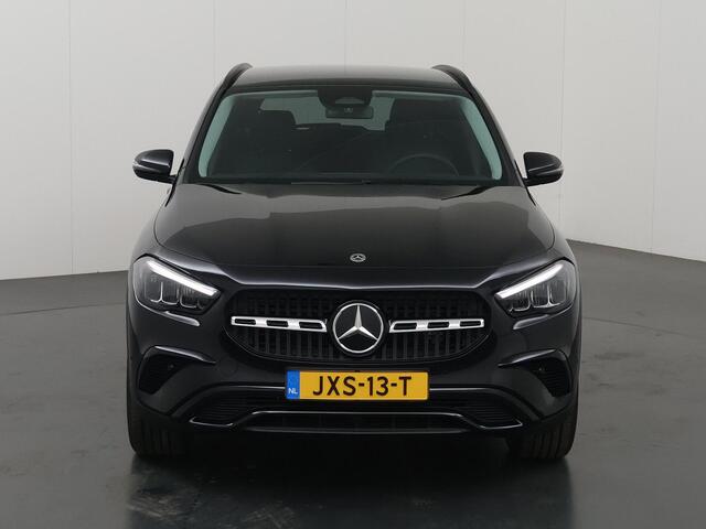 Mercedes-Benz GLA-KLASSE 250 e Luxury Line | Distronic | Elektrische achterklep | Night pakket | Winter pakket |