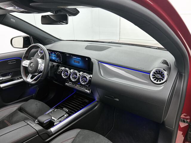 Mercedes-Benz GLA-KLASSE 250 e AMG Line | Panoramadak | Achteruitrijcamera | Nightpakket | Sfeerverlichting | Inclusief 24 maanden MB Certified garantie voor Europa.