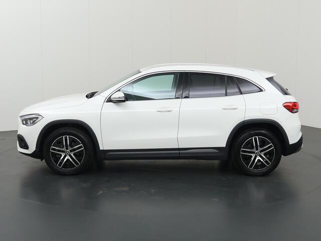 Mercedes-Benz GLA-KLASSE 250 e Progressive | Navigatie | Parkeercamera | Carplay | Led Koplampen |