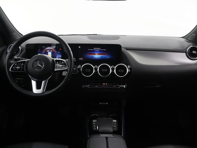 Mercedes-Benz GLA-KLASSE 250 e Progressive | Navigatie | Parkeercamera | Carplay | Led Koplampen |
