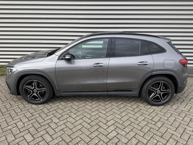 Mercedes-Benz GLA-KLASSE 200 d AMG Panorama Night Sfeer