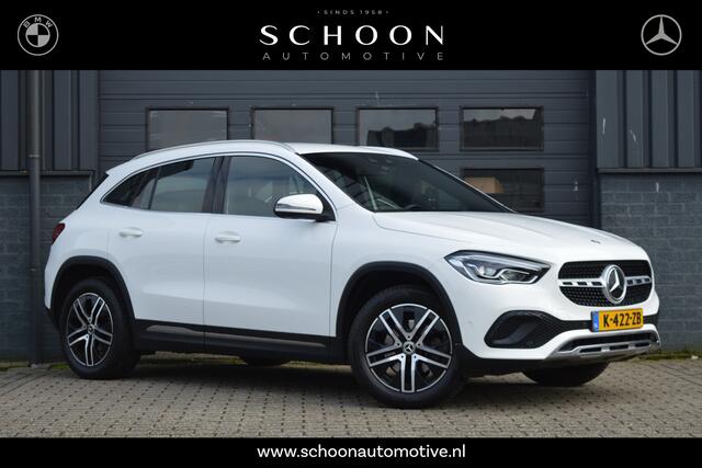 Mercedes-Benz GLA-KLASSE 200 Business Solution Luxury | CAMERA | TREKHAAK | SFEERVERLICHTING | LEDER |