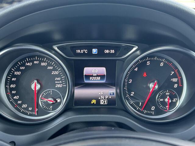 Mercedes-Benz GLA-KLASSE 180 Activity Edition | Cruise Control | Achteruitrijcamera | Bluetooth