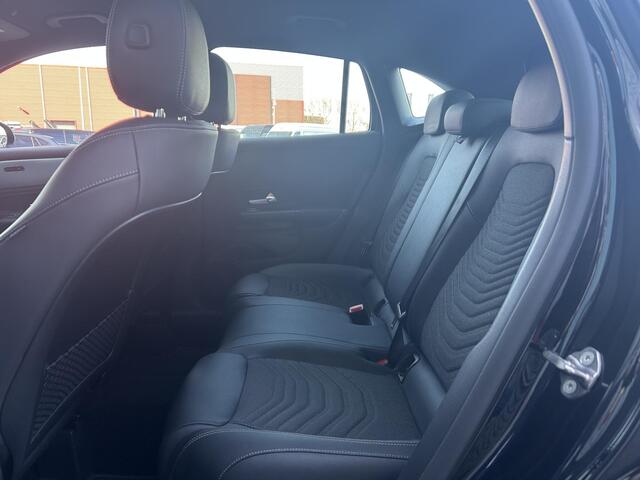 Mercedes-Benz GLA-KLASSE 180 Business Solution | Stoelverwarming | Cruise Control | Achteruitrijcamera