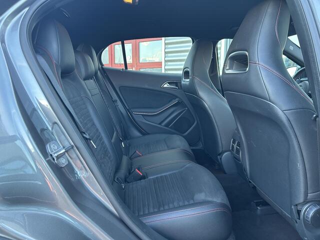 Mercedes-Benz GLA-KLASSE 180 Business Solution AMG | Trekhaak | Cruise Control | LED Koplampen
