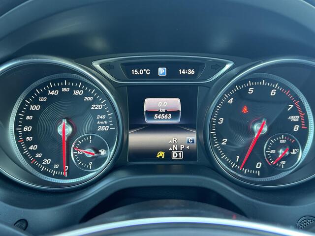 Mercedes-Benz GLA-KLASSE 180 Business Solution AMG | Trekhaak | Cruise Control | LED Koplampen