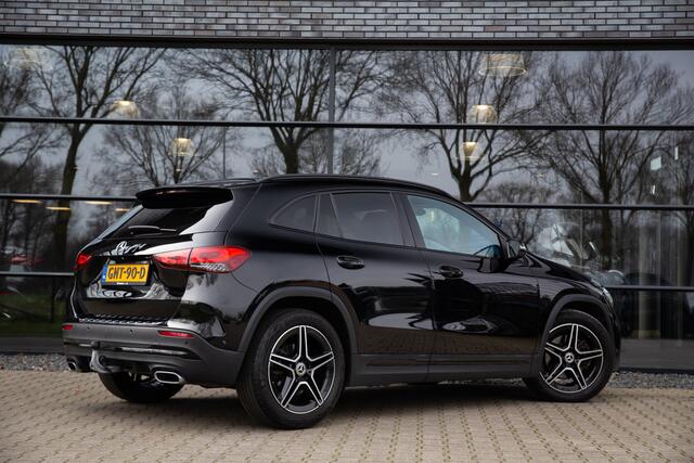 Mercedes-Benz GLA-KLASSE 200 AMG Line , Trekhaak, Achteruitrijcamera, Stoelverwarming,