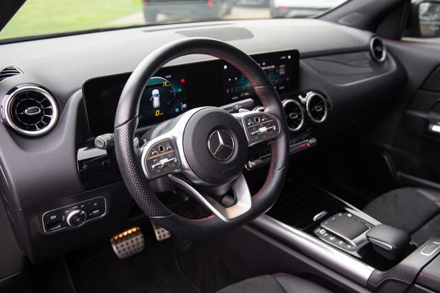 Mercedes-Benz GLA-KLASSE 200 AMG Line , Trekhaak, Achteruitrijcamera, Stoelverwarming,