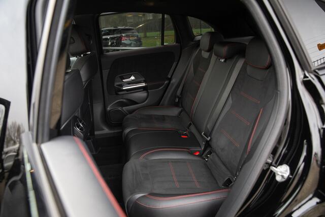 Mercedes-Benz GLA-KLASSE 200 AMG Line , Trekhaak, Achteruitrijcamera, Stoelverwarming,