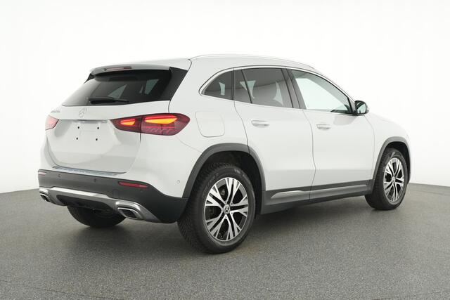 Mercedes-Benz GLA-KLASSE 250 e Plug-In Hybride MultiBeam Koplampen | Achteruitrijcamera | KeylessGo | Sfeerverlichting | Stoelverwarming voor. Inclusief 24 maanden MB Certified garantie voor Europa.