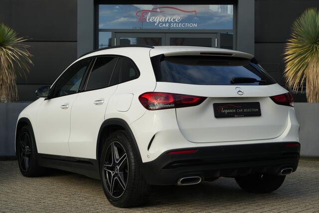 Mercedes-Benz GLA-KLASSE 250 4MATIC AMG Line 225pk Panoramadak/Stoelverwarming/Camera