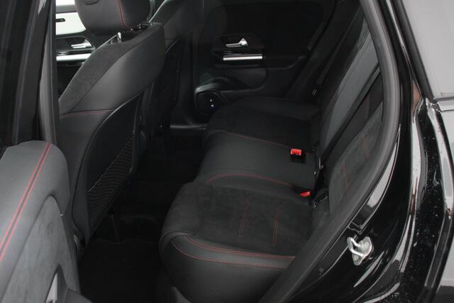 Mercedes-Benz GLA-KLASSE 250 e AMG Line Automaat PHEV Nieuw Model! | Leder | Navigatie Augmented reality | Virtual Cockpit | Handsfree electrische achterklep | Dab | Stoel verwarming | Led | Trekhaak