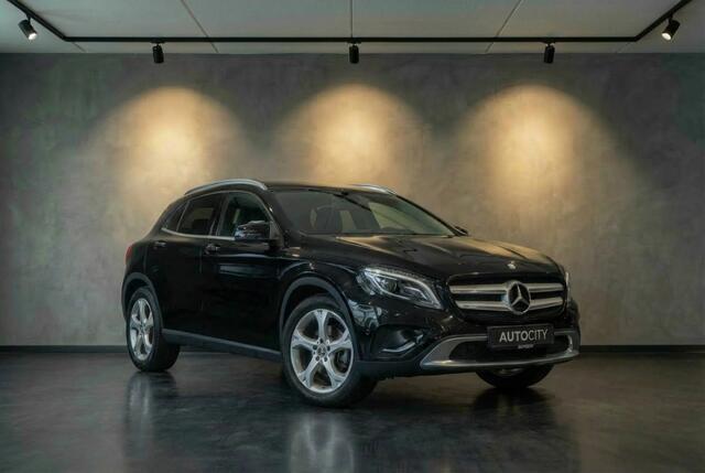 Mercedes-Benz GLA-KLASSE 200 Premium Panoramadak