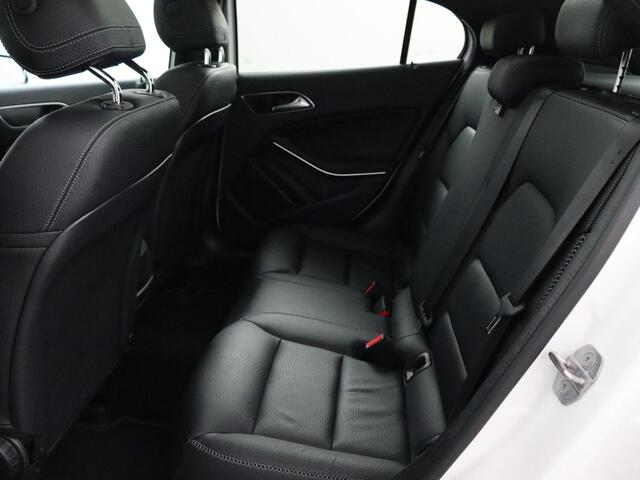 Mercedes-Benz GLA-KLASSE 200 Premium | ACC | Panoramadak | Trekhaak | 360° Camera