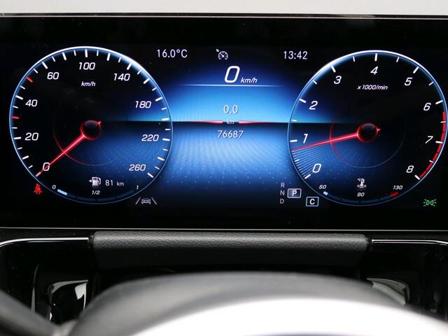 Mercedes-Benz GLA-KLASSE 200 Business Solution Luxury Panorama Schuif-Kanteldak | Sfeerverlichting | Ledkoplampen. Inclusief 24 maanden MB Certified garantie voor Europa.