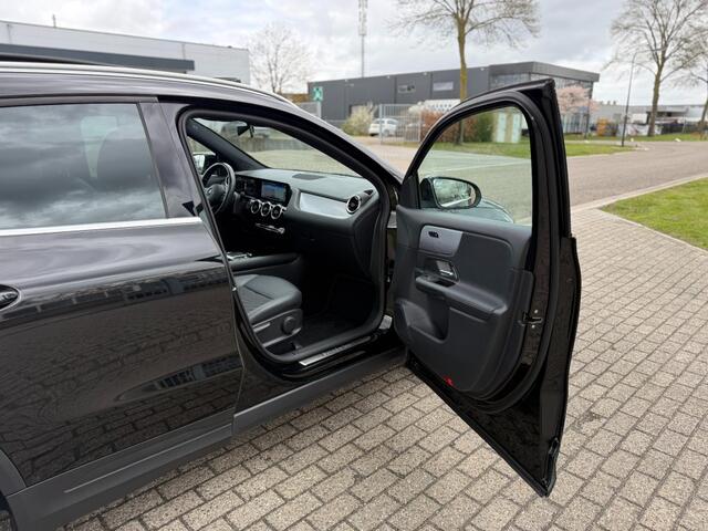 Mercedes-Benz GLA-KLASSE 180 Aut Panorama Led Xenon