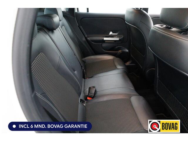 Mercedes-Benz GLA-KLASSE 250 e Business 218 PK | Solution Luxury Limited | Wegklapbare trekhaak | Navigatie | Stoelverwarming Adaptive cruise, Achteruitrijcamera, Sfeerverlichting, Elektrische achterklep, Winterwielenset