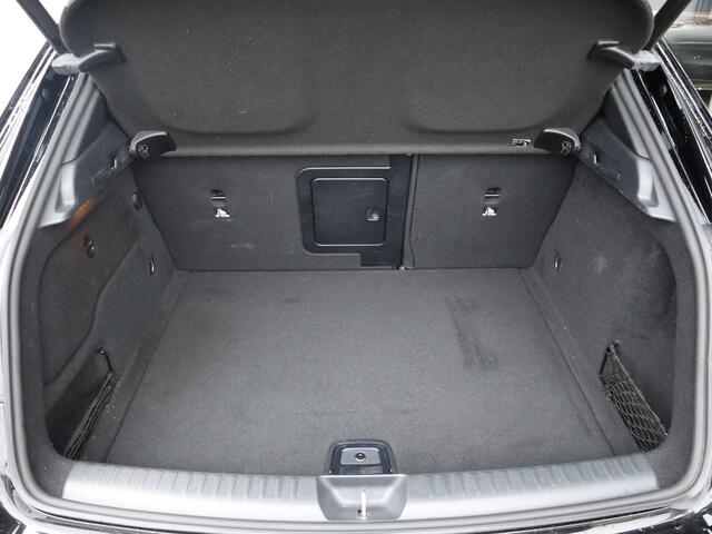 Mercedes-Benz GLA-KLASSE 180 Business Solution AMG