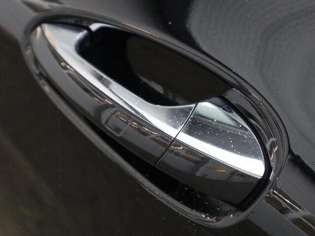 Mercedes-Benz GLA-KLASSE 180 Business Solution AMG