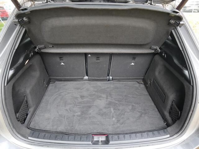 Mercedes-Benz GLA-KLASSE 250 e Style