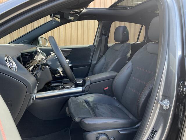 Mercedes-Benz GLA-KLASSE 250 4MATIC AMG Line | Apple Carplay | Sfeerverlichting | Keyless Start | Panoramadak | Stoelverwarming | Navigatie |