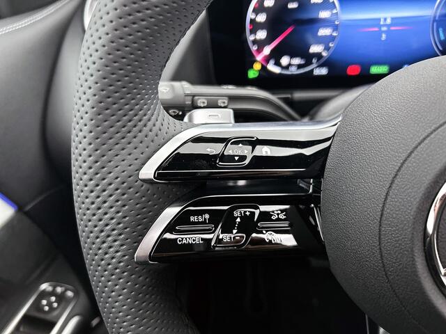 Mercedes-Benz GLA-KLASSE 250 e Business Solution AMG | Premium Plus pakket | Panoramaschuifdak | Kofferdrempel in chroom | Dakrailing | Stuurschakelpaddles | Smartphone Integratie |