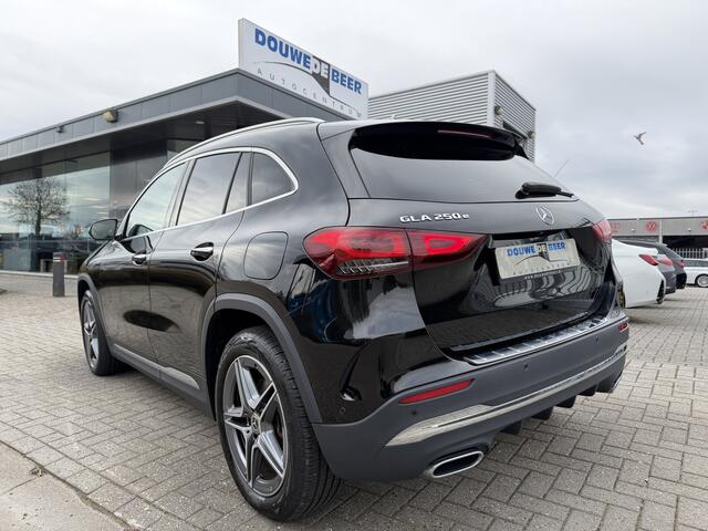 Mercedes-Benz GLA-KLASSE 250 e AMG Line Pano-Dak | Memory | Keyless | Camera |