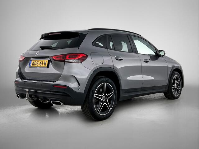Mercedes-Benz GLA-KLASSE 250 e AMG Plug-In Hybride AMG Line | Night Pakket | Trekhaak | Sfeerverlichting | MultiBeam Ledkoplampen | Lederen bekleding. Inclusief 24 maanden MB Certified garantie voor Europa.