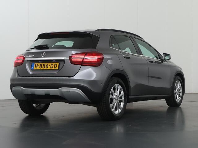 Mercedes-Benz GLA-KLASSE 180 Business Solution | Navigatie | Achteruitrijcamera | Keyless |
