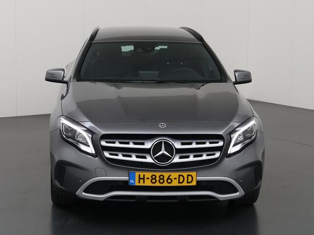 Mercedes-Benz GLA-KLASSE 180 Business Solution | Navigatie | Achteruitrijcamera | Keyless |