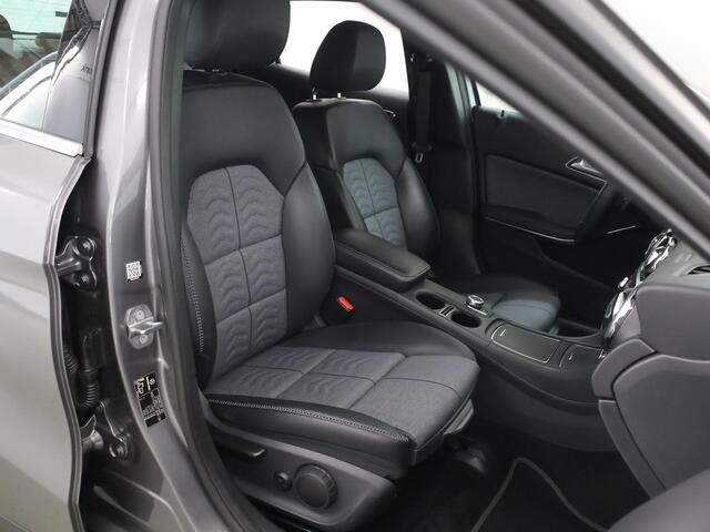 Mercedes-Benz GLA-KLASSE 180 Business Solution | Navigatie | Achteruitrijcamera | Keyless |