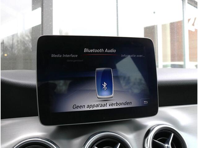Mercedes-Benz GLA-KLASSE 180 Business Solution AMG | Camera