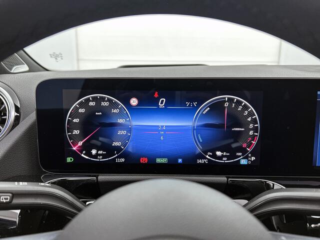 Mercedes-Benz GLA-KLASSE 250 e Business Solution AMG | Premium Plus | Nightpakket | GUARD 360 ° Plus | Burmester Surround Sound | Trekhaak | Panoramaschuifdak | 360° camera | Panoramaschuifdak | MULTIBEAM LED |