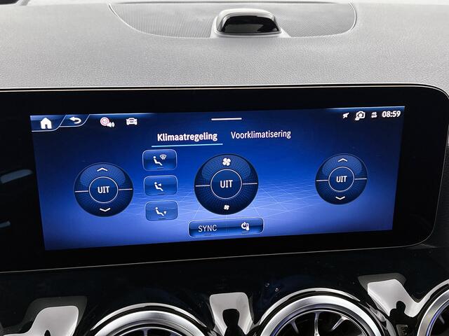 Mercedes-Benz GLA-KLASSE 250 e Business Solution AMG | Premium Plus pakket | Nightpakket | GUARD 360 ° Plus | Burmester Surround Sound | Trekhaak | Panoramaschuifdak | 360° camera |