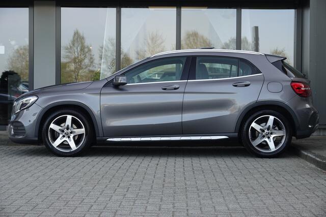 Mercedes-Benz GLA-KLASSE 180 Business Solution AMG | Panoramadak | Camera | Navi | Sfeer |