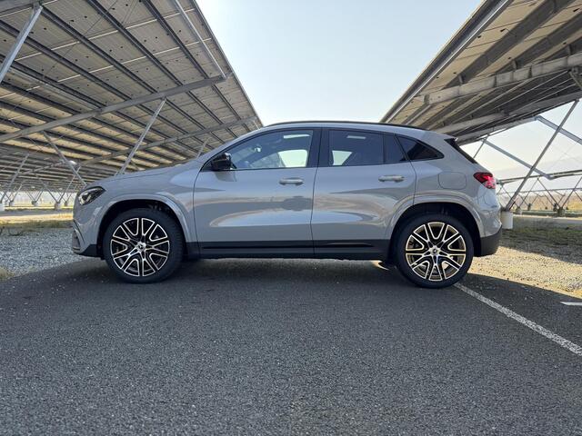 Mercedes-Benz GLA-KLASSE 250e Business Solution AMG | Night | AMG Line plus | Panoramaschuifdak | Head-Up | 360 camera | Memory stoelen |