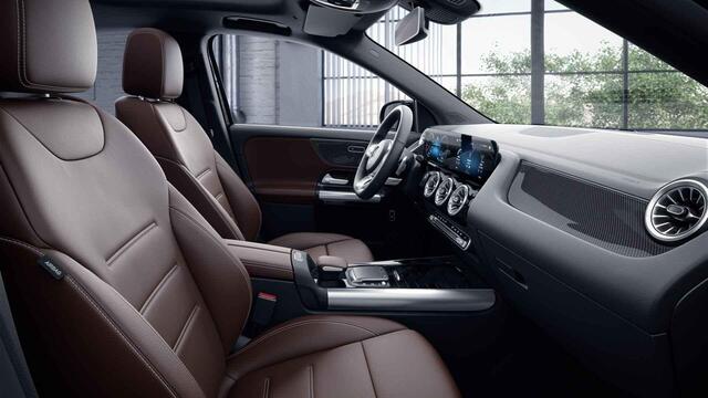 Mercedes-Benz GLA-KLASSE 250 e AMG Line | Night | Panoramadak | Lederen bekleding | Widescreen | 360 graden camera |