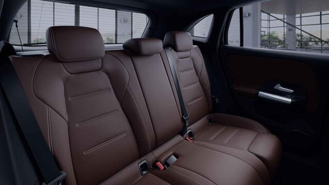 Mercedes-Benz GLA-KLASSE 250 e AMG Line | Night | Panoramadak | Lederen bekleding | Widescreen | 360 graden camera |