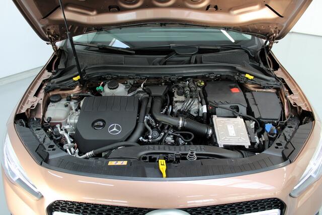 Mercedes-Benz GLA-KLASSE 250 e HYBRID, Business Solution Luxury Limited 218PK, RIJKLAAR | PANORAMADAK | DEELS LEER | STOELVERWARMING | CAMERA