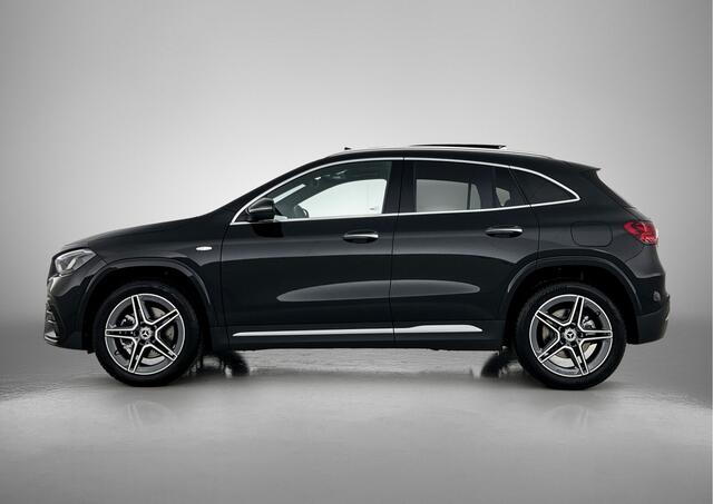 Mercedes-Benz GLA-KLASSE 250 e Business Solution AMG | Trekhaak | Advanced sound system | GUARD 360 ° Vehicle protection Plus | Dodehoekassistent |
