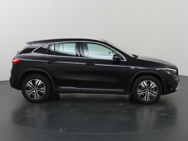 Mercedes-Benz GLA-KLASSE 250 e Luxury Line | Elektrische achterklep | Winter pakket | Achteruitrijcamera |