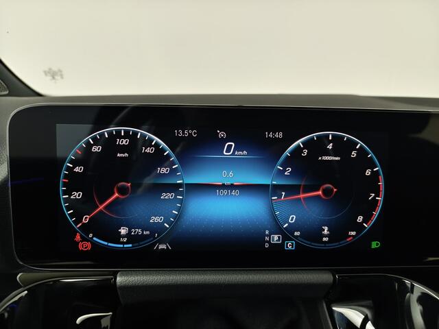 Mercedes-Benz GLA-KLASSE 180 Business Solution | navigatiesysteem full map | lederen bekleding | electronic climate control | achteruitrijcamera | Cruise control | LED verlichting | stoelverwarming |