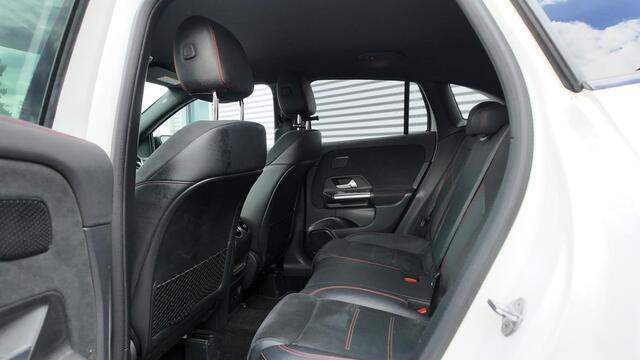 Mercedes-Benz GLA-KLASSE 250 e Business Solution AMG Limited NIGHT