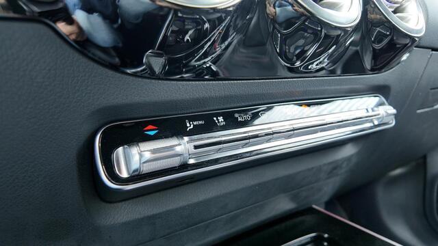 Mercedes-Benz GLA-KLASSE 250 e Business Solution AMG Limited NIGHT