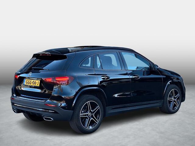 Mercedes-Benz GLA-KLASSE 250 e AMG Line | Panoramadak | Night pakket | Achteruitrijcamera | Sfeerverlichting | Stoelverwarming | Keyless-GO | Elektrische achterklep