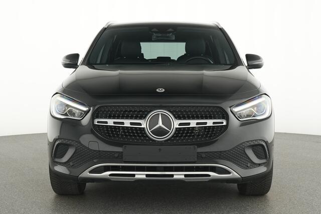 Mercedes-Benz GLA-KLASSE 250 e Progressive Plug-In Hybride Ledkoplampen | Parkeerpakket met achteruitrijcamera | Stoelverwarming | Dodehoekassistent. Inclusief 24 maanden Mercedes-Benz Certified garantie voor Europa.