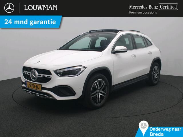 Mercedes-Benz GLA-KLASSE 180 Business Solution Luxury Panorama Schuif-Kanteldak | Parkeerpakket met achteruitrijcamera | MultiBeam Ledkoplampen. Inclusief 24 maanden Mercedes-Benz Certified garantie voor Europa.